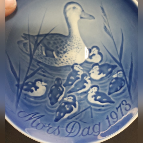 1973 Mother's Day Bing & Grondahl Denmark Porcelain 6" Collector Plate - Picture 2 of 4